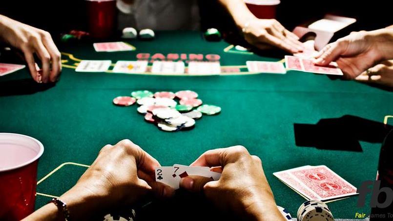 Thuật ngữ trong Poker chỉ chiến thuật chơi của những người tham gia